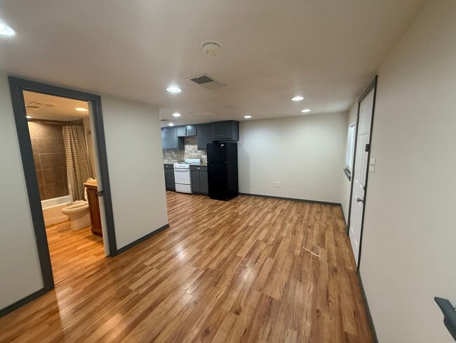 Photo - 2618 22 Unit 2618 22nd Rear