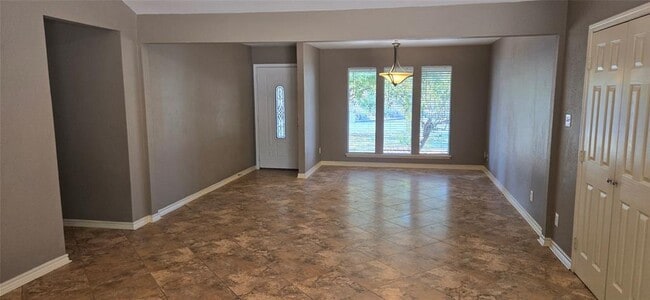 Photo - 2104 Village Way Dr