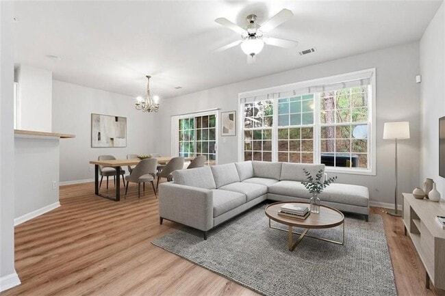 Photo - 1006 Ivydale Cir