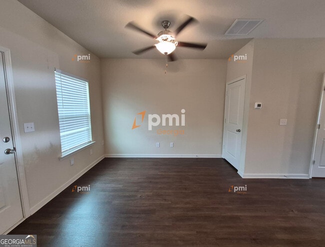 Photo - 511 Highwood Ln