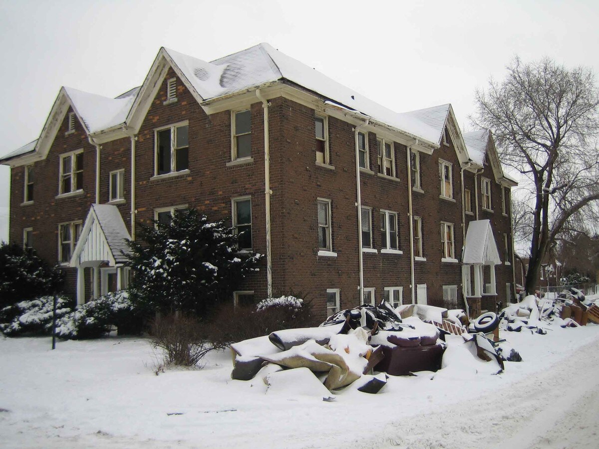 Photo - 12700 Hampshire St Apartamentos