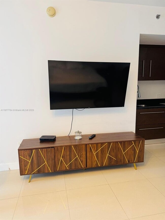 Photo - 475 Brickell Ave Unit 1910