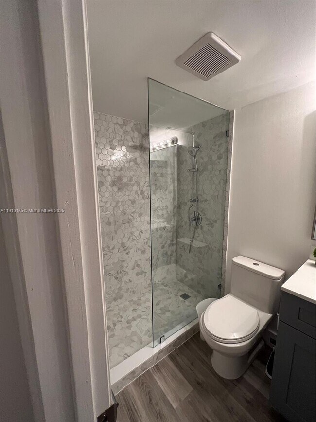 Photo - 540 Brickell Key Dr Unit 312