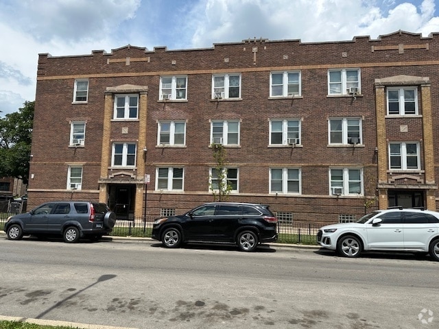 Building Photo - 4056 W Dickens Ave Unit 1C Rental