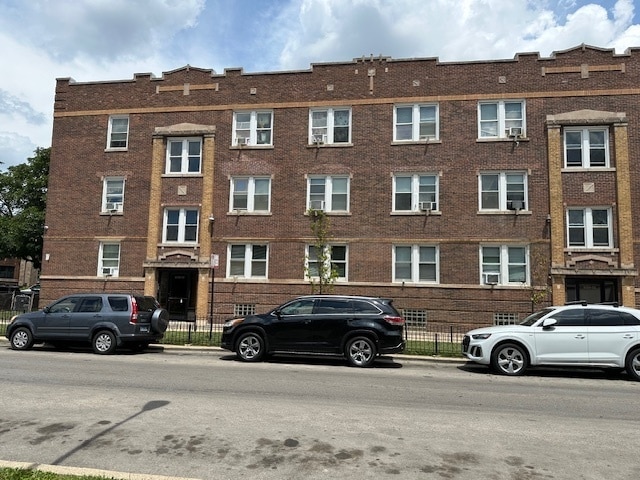 Photo - 4056 W Dickens Ave Apartment Unit 1C