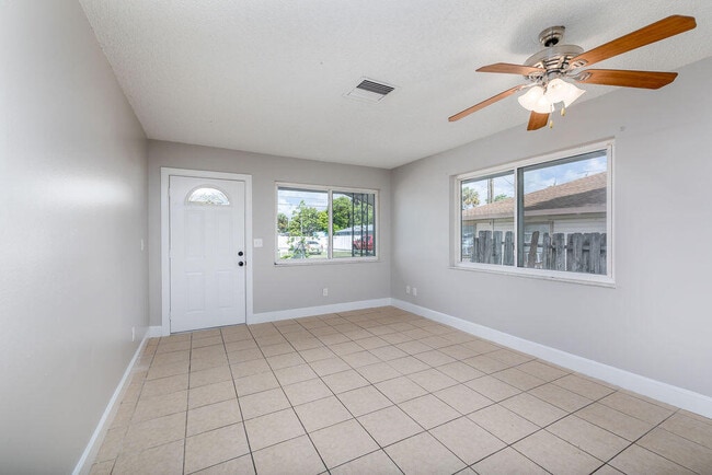 Photo - 917 SE Nassau Ave