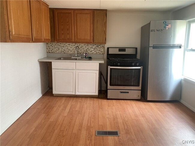 Photo - 4 W 5th St N