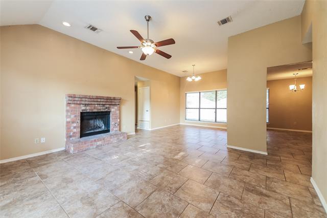 Photo - 2313 Crestview Ln
