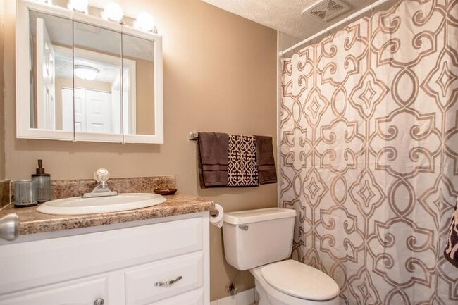 Photo - 11736 Arbor St Unit Apt 10