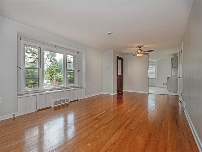 Photo - 2977 Chautauqua Dr