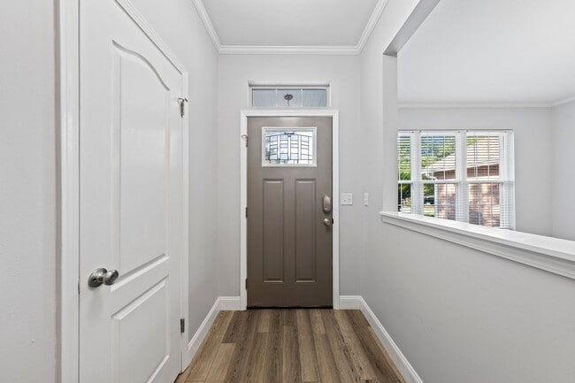 Photo - Spacious 4 Bedroom in Bluewater Bay w/ Large POOL!!