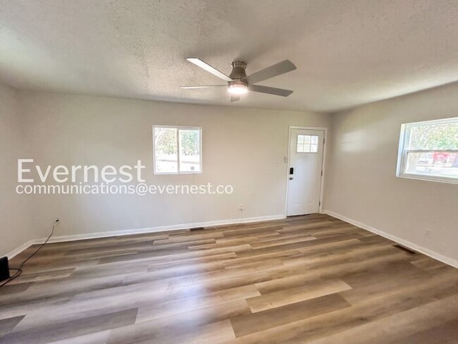 Photo - Cozy 3 Bed, 1 Bath – Section 8 Accepted / Pet-Friendly / Available Now!