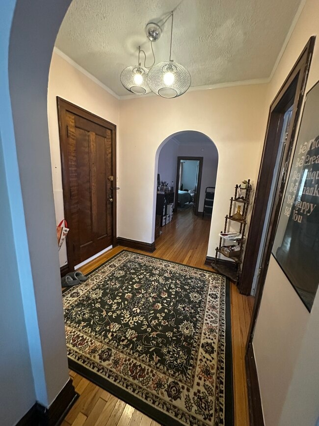 foyer - 4036 N Mozart St Unit 2