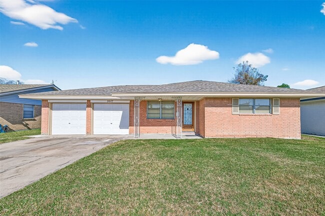 Photo - 2607 Penfield Dr