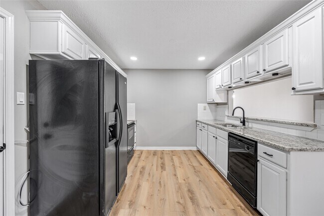 Photo - 13852 Hollowgreen Dr Unit 303/5
