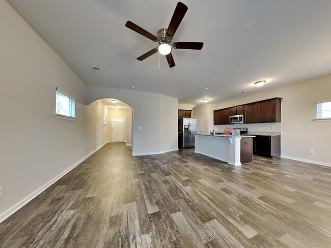 Photo - 428 Hawkeye Ct