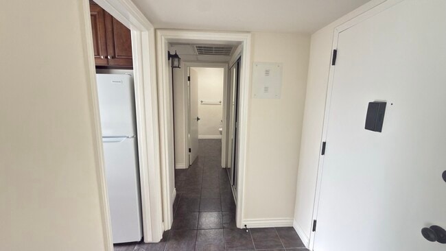 Photo - 13820 Victory Blvd