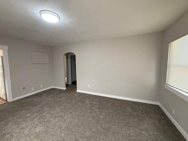 Photo - 2/1 Updated Hillyard Home