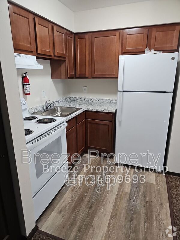 Building Photo - 4912 Douglas Rd Rental