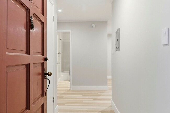 Photo - Move-In Ready 2 Bedroom/1 Bathroom Condo in The Heart of Mountain View!