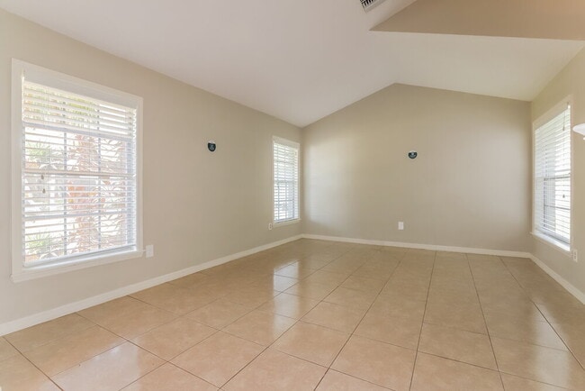Photo - 2006 Green Juniper Ln