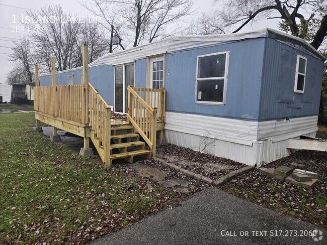 Building Photo - 2 Bed Mobile Home - Handyman Special