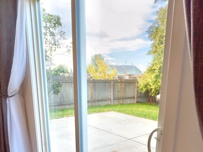 Photo - 18085 Royal Way