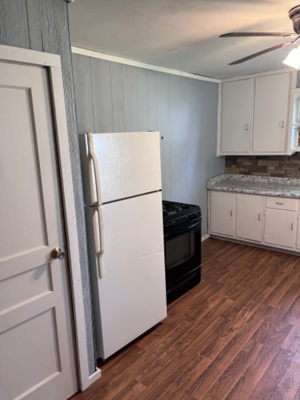 Photo - 611 N Race St Unit Garage