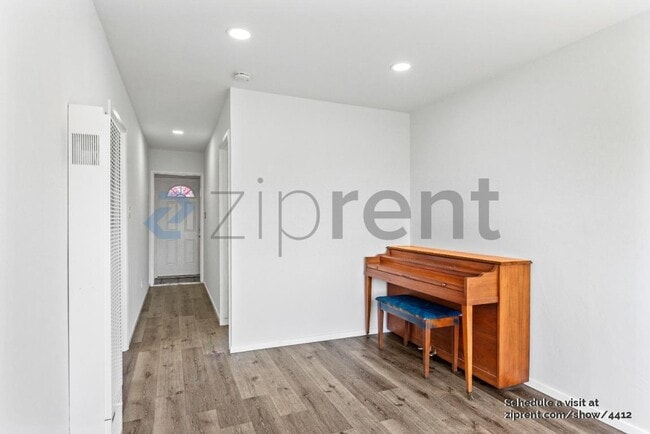 Photo - 5210 Sacramento Ave