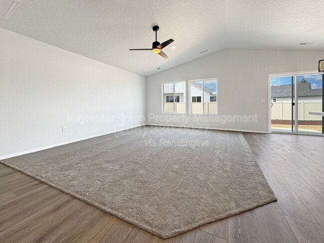 Photo - 411 Gold Nugget Ave