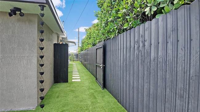 Photo - 801 NW 172nd Terrace