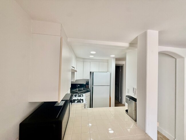 Photo - 328 Lakeshore Dr