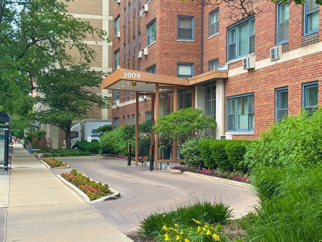 Photo - 2909 N Sheridan Rd Unit 704