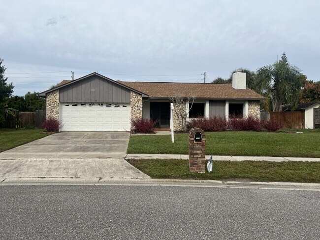 Building Photo - 1710 Aster Dr