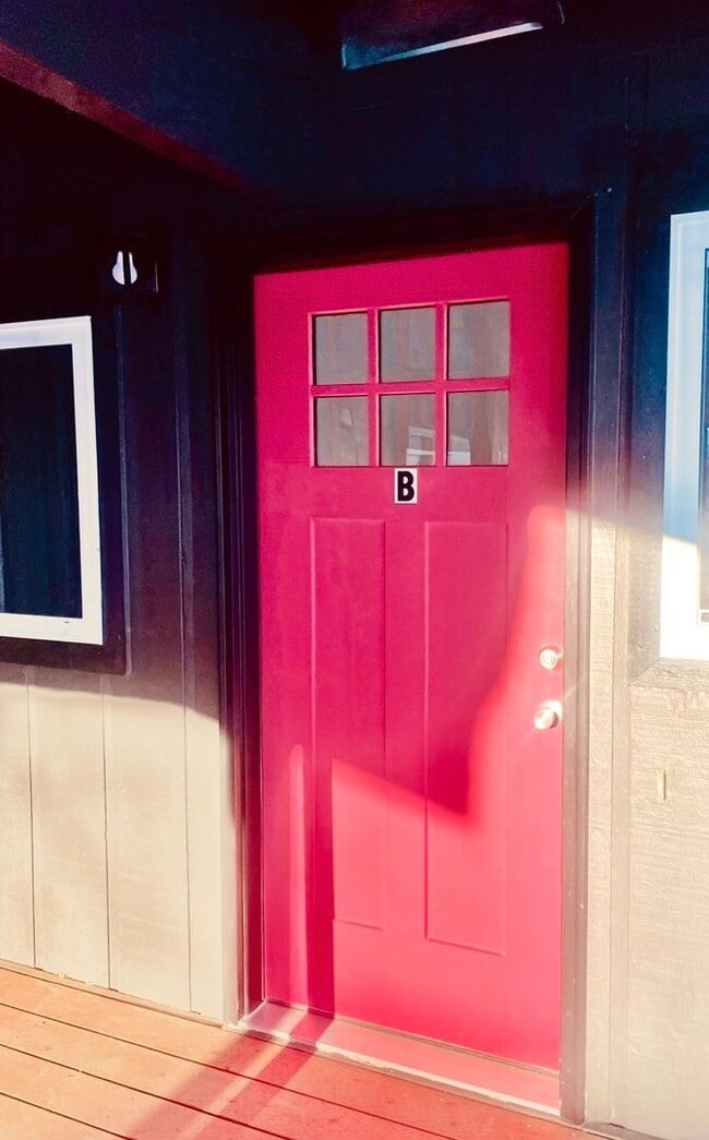 Photo - 2718 Lee St Unidad 2718 Lee Street  B