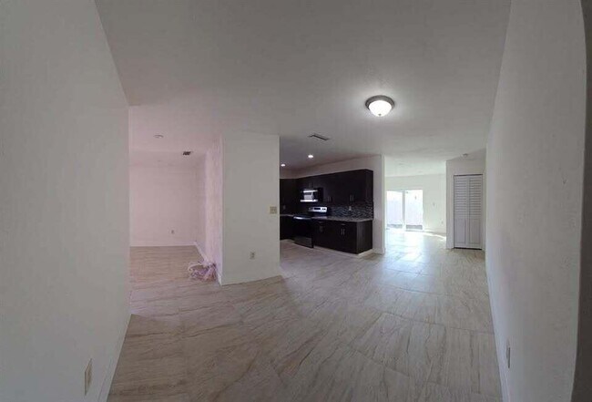 Photo - 2728 SW 5th St