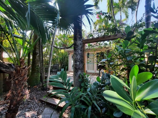 Building Photo - 3084 Jefferson St