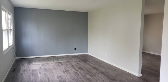 Photo - 2723 Greenacre Dr