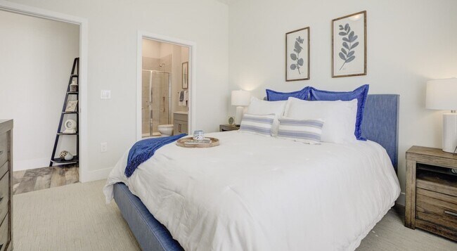 Building Photo - 2825 Sophie Ln Unit 5102