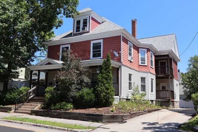 Building Photo - 781 Beech St Unit 1