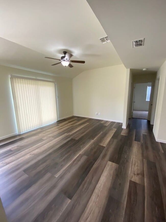 Photo - Lakebend Unit 1