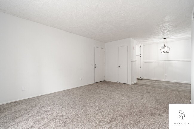 Photo - Modern and Cozy Rancho Cucamonga Townhouse with Hardwood Floors! Unidad APT 419