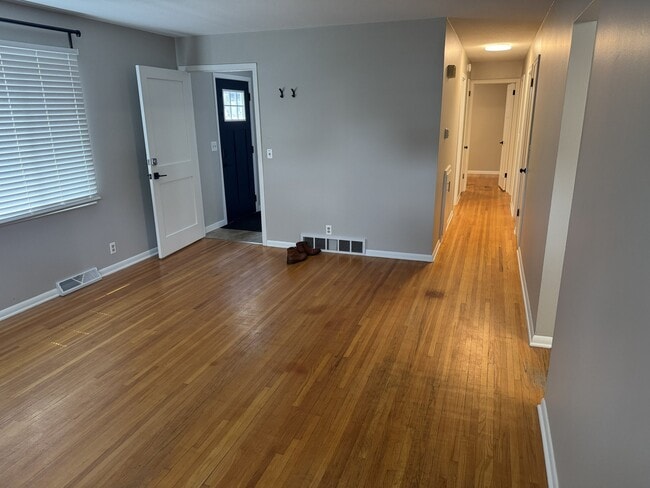 Photo - 5856 Washburn Ave S