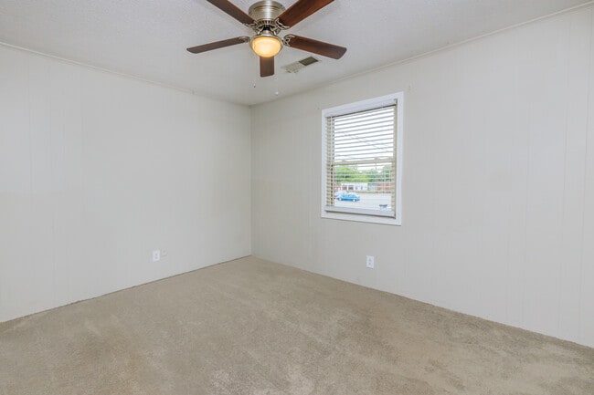 2 BD - 1.5 BA