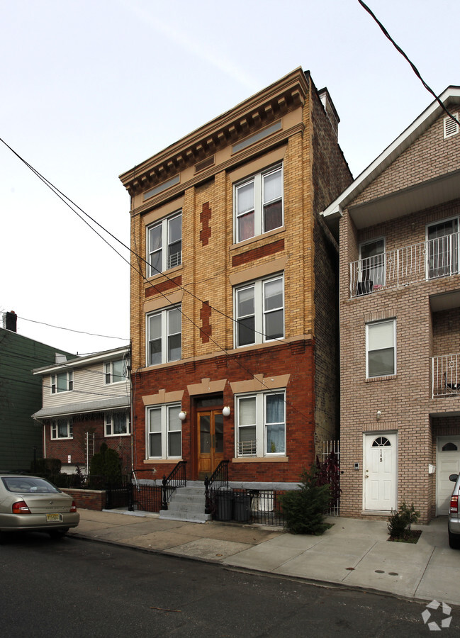 Photo - 150 St Pauls Ave Apartments