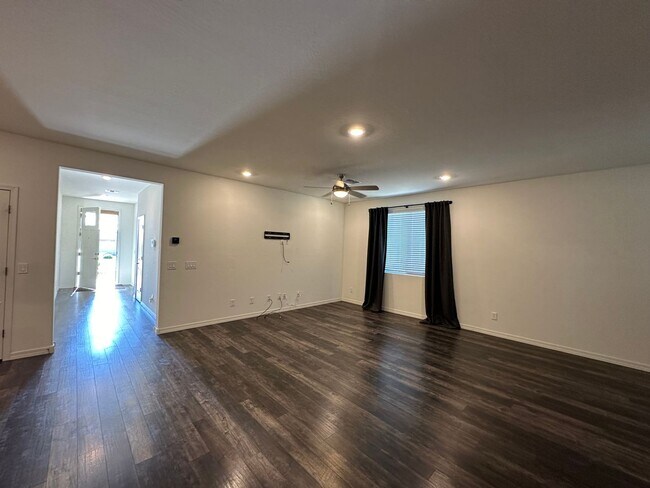 Photo - 3 BEDROOM HOME IN DESERT OASIS IN SURPRISE