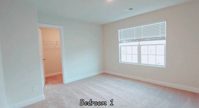 Photo - 654 Southwick Pl