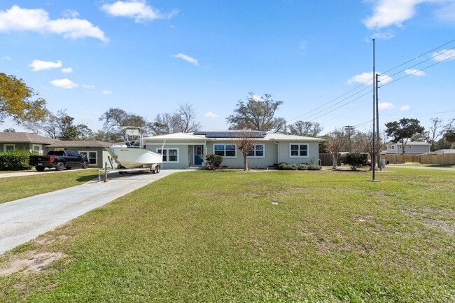 Photo - 907 Garrison Ave
