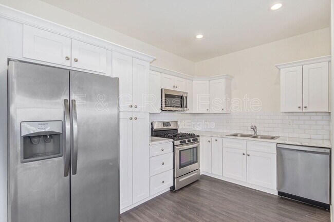 Photo - 3218 W Glendale Ave Unit 27