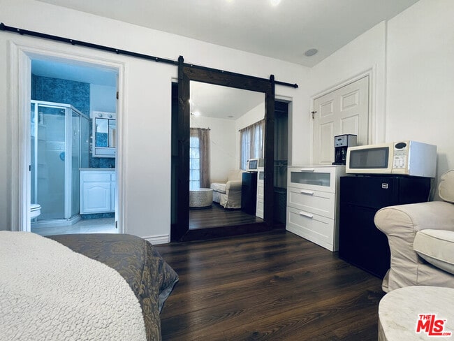 Photo - 1500 Midvale Ave